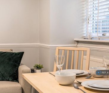 3 bedroom maisonette to rent - Photo 4