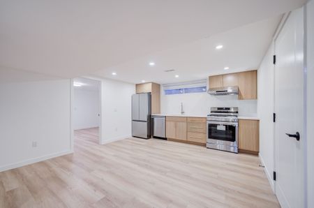 For Lease - 2417 Mississauga Road Unit# Basement, Mississauga, Ontario - Photo 5