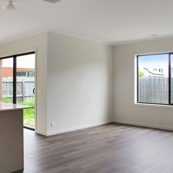 STYLISH HOME IN PRIME LOCATION - Photo 1