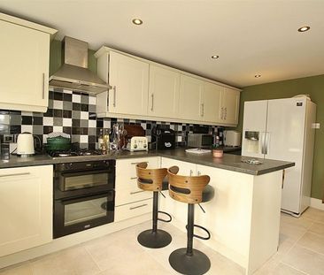 3 Bedroom House - End Terrace To Let - Photo 6