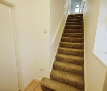 3 bedroom semi-detached house to rent - Photo 2