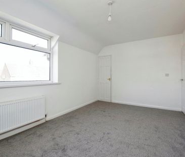 Airdrie Grove - Photo 3