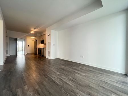 For Lease - 105 Oneida Crescent Unit# 1205, Richmond Hill, Ontario - Photo 2