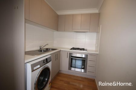 2 Bedroom Granny Flat with Private Courtyard - Photo 5