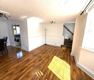 2 bedroom semi-detached house to rent - Photo 2