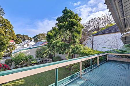 Generous three bedrooom + separate study home in the perfect location - Photo 4