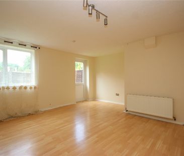 Oaktree Crescent, - Photo 1