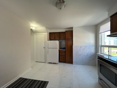 For Lease - 50 Moore Park Avenue, Toronto, Ontario - Photo 3