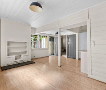 Charming Historic Residence with River Views & Prime Location - Photo 1