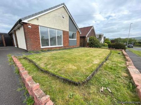 3 bedroom property to rent in Littleborough - Photo 2