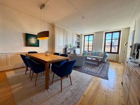 Superb 3.5 room apartment with fireplaces and character - Photo 2