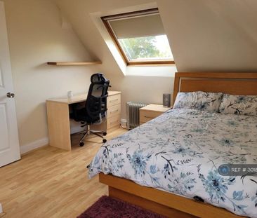 1 bedroom in a house share to rent - Photo 3