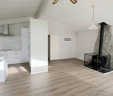 Great Family Home in Greenhithe - Photo 3