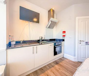 Studio to rent - Photo 5