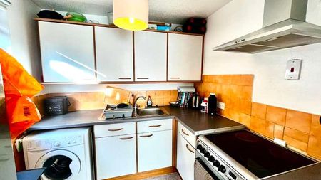 Grove Road, Sutton, SM1 - Photo 4