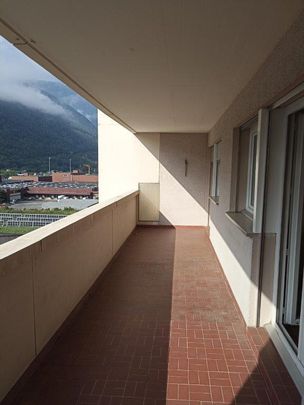 Appartement de 2.5 pièces situé au 9ème étage proches de toutes commodités. - Photo 1