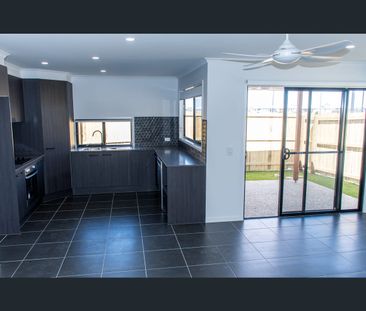 27 Olivia Crescent, Nirimba, Qld 4551 - Photo 4