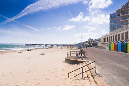 Honeycombe Beach, Bournemouth - Photo 2