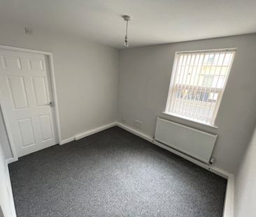 1 bed Flat - To Let - Photo 1