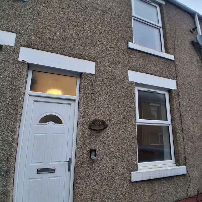 2 bedroom terraced house to rent - Photo 1