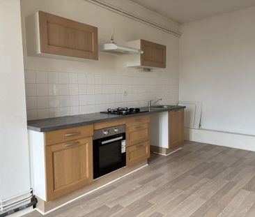 Location Appartement 3 pièces 83m² CHARLIEU 42190 - Photo 6