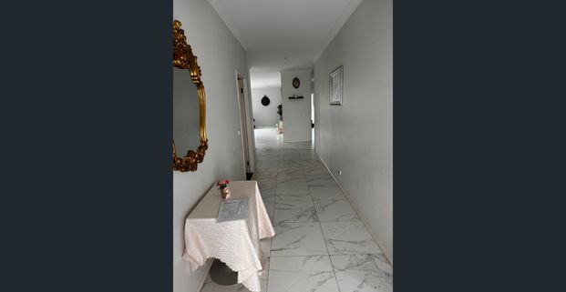 $525 PW - AVAIL NOW - Photo 1