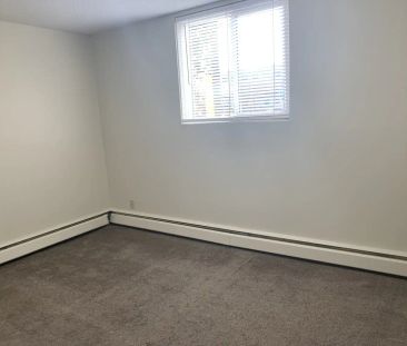 5026 43 Street — 2 - Photo 3
