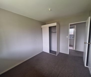 Two weeks rent free - Three Bedroom Home - Photo 1