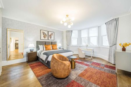 3 bedroom flat to rent - Photo 4