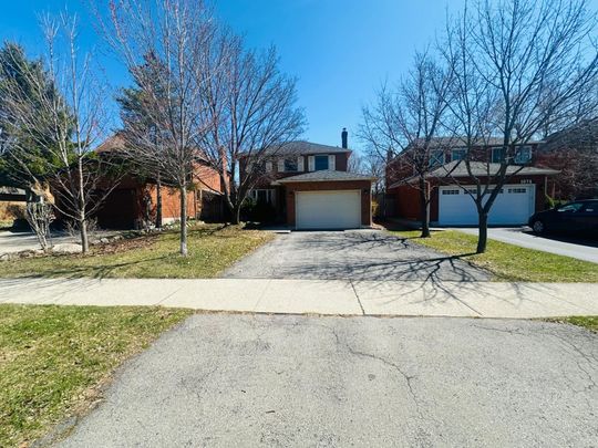 For Lease - 1078 Glenbrook Avenue, Oakville, Ontario - Photo 1