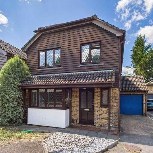 Albany Park Drive, Winnersh, Wokingham, Berkshire, RG41 - Photo 1
