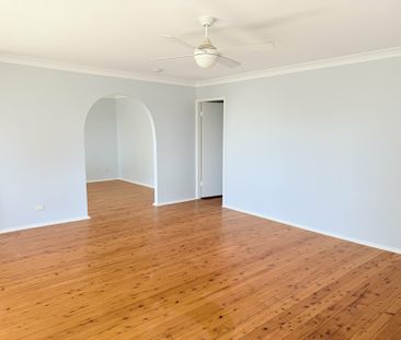 3 Bedroom House in the Heart of The Entrance - Photo 4