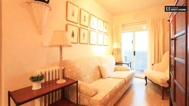 2-bedroom apartment for rent in Valdezarza, Madrid, perfect for professionals and students. - Foto 1