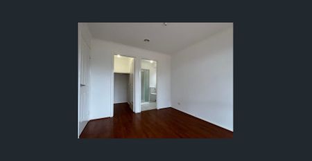 Beautiful 3-Bedroom Family Home in the Heart of Lynbrook!! - Photo 2