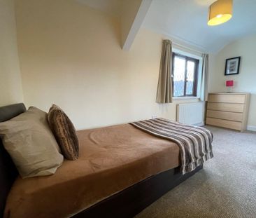 1 bedroom in a house share to rent - Photo 2