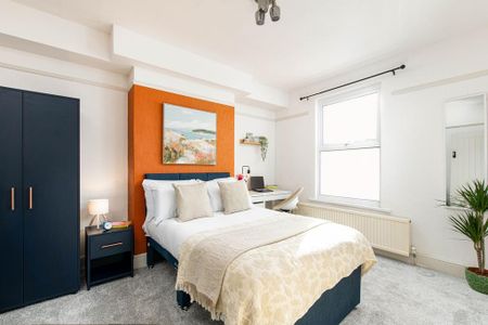 1 bedroom in a flat share to rent - Photo 5
