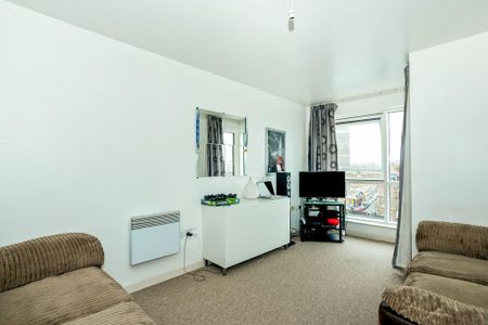 2 bedroom flat to rent - Photo 3