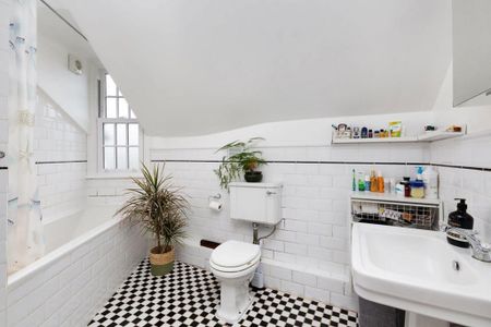 2 bedroom semi-detached house to rent - Photo 5