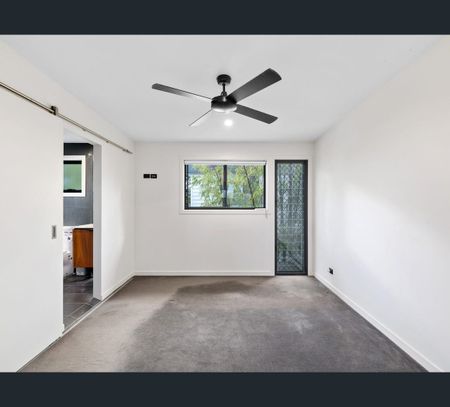 1/40 Baron Street, Greenslopes, Qld 4120 - Photo 4