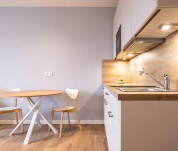Studio Apartment with fitted kitchen in Revaler Street - Photo 6
