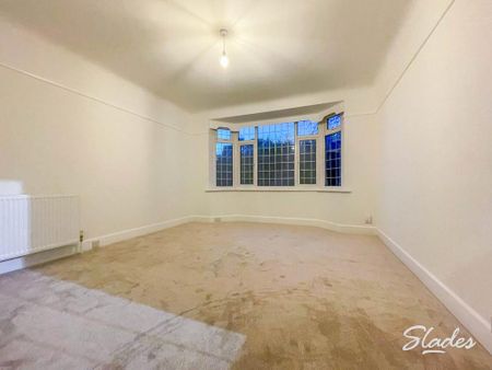 5 bedroom detached bungalow to rent - Photo 2