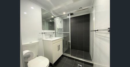 Stylish and Convenient Living - Photo 3