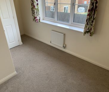 Tamarisk Drive, Great Yarmouth, Caister-On-Sea - Photo 3