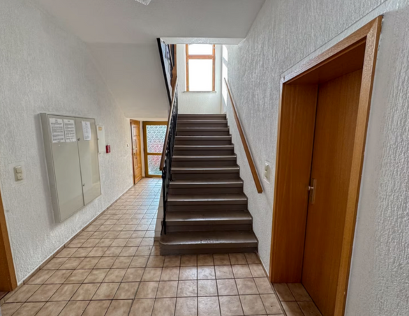 Kleine 2-Raum-Erdgeschoss-Wohnung in Werdau demnächst frei! - Photo 1
