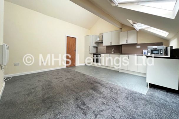 Room 6, 43 Regent Park Terrace, Leeds, LS6 2AX - Photo 1