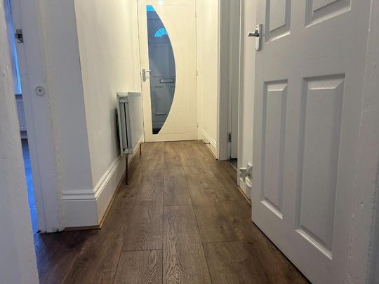 2 bedroom ground floor flat to rent - Photo 1