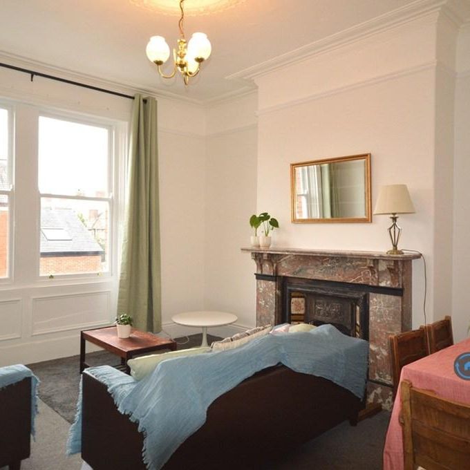 4 bedroom maisonette to rent - Photo 1