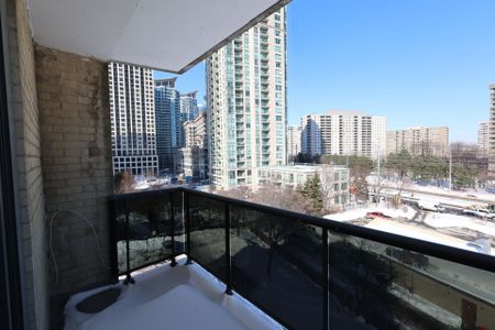 For Lease - 33 Central Parkway Unit# 504, Mississauga, Ontario - Photo 2