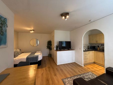 0 bedroom Studio in Boxford Ridge, Bracknell - Photo 5