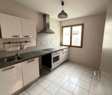 Location Appartement 2 pièces 50m² LA ROCHE SUR YON 85000 - Photo 3